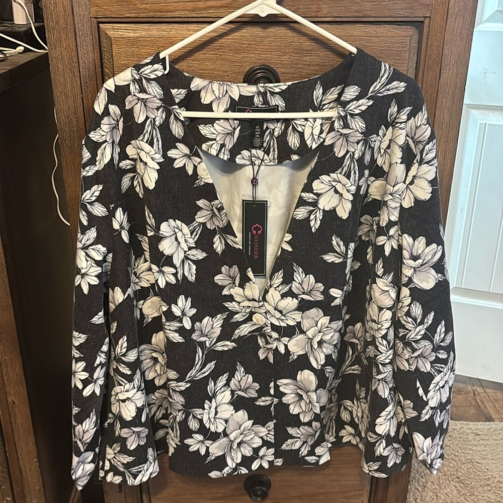 Woman’s wonder  2x blouse